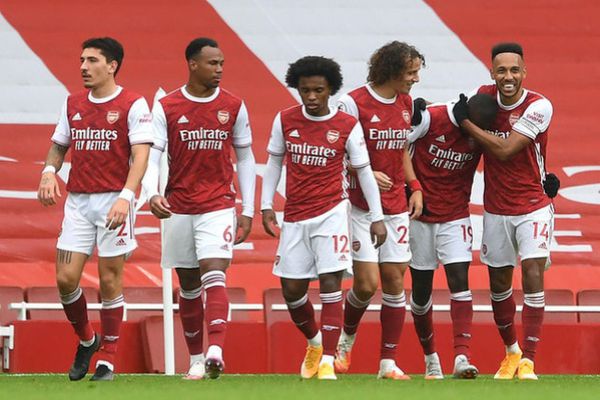 doi-bong-co-chuoi-tran-bat-bai-dai-nhat-3