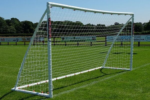 khung-thanh-bong-da-3