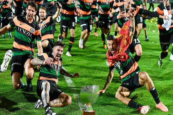 danh-sach-cau-thu-doi-bong-venezia-moi-nhat